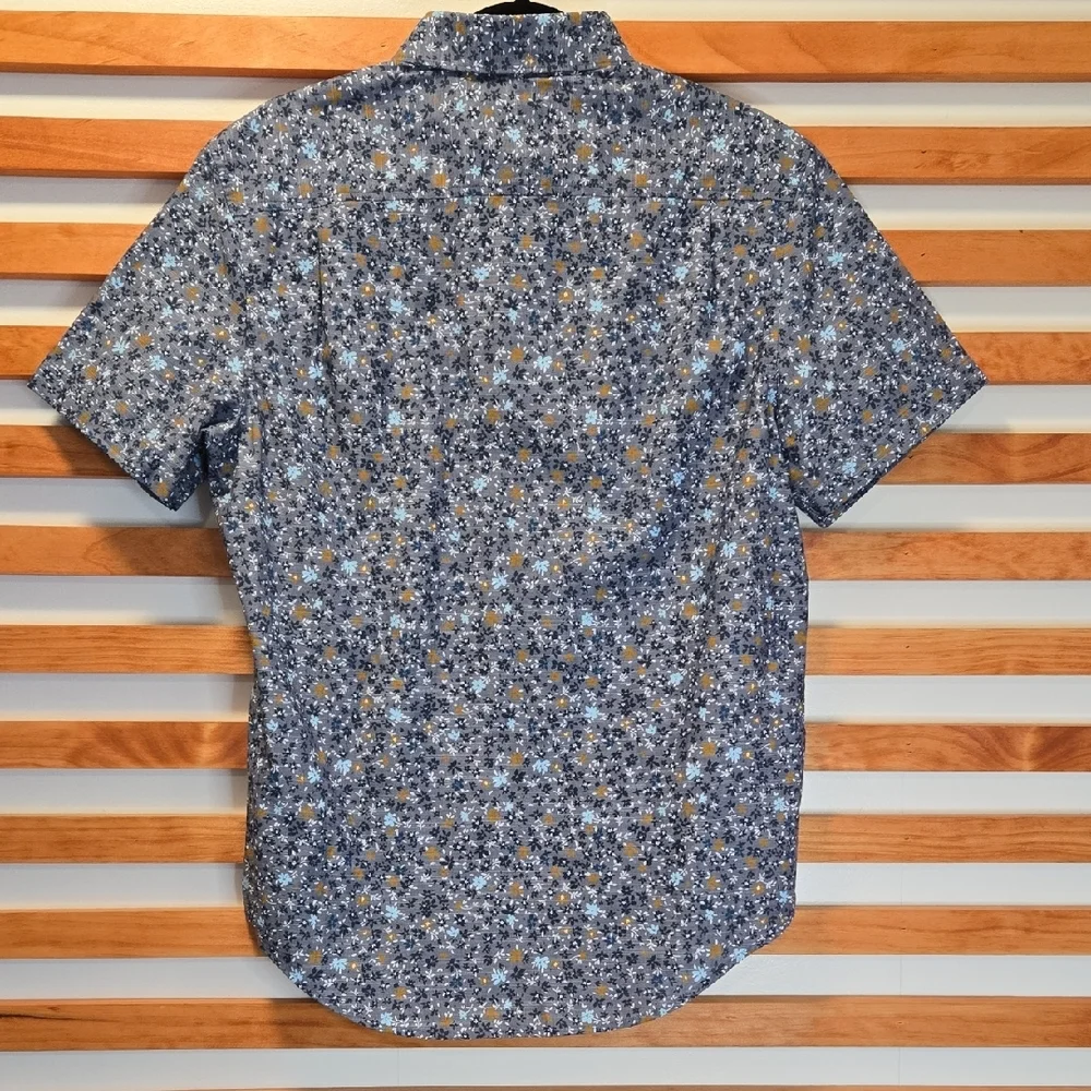 Penguin Men’s Floral Print‎ Button Down Shirt Size M Short Sleeve - Picture 3 of 3